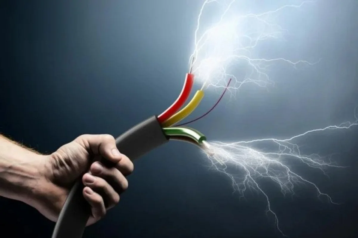 Bərdədə 54 yaşlı kişi elektrik cərəyanından ölüb