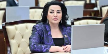 Fatma Yıldırım Bərdə rayonunun Türkmən kəndində sakinlərlə görüşüb – Yol layihəsi ilə bağlı açıqlama