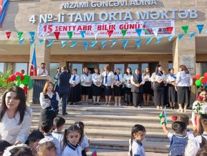 86bfcd2d-a4d1-465d-b773-e4f8215fb8ec-300x226 Xankəndidə məktəb həyatı ilə tanış olan əkiz qardaşlar – REPORTAJ