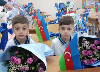 Doğma Xankəndidə ilk məktəb zəngi: Əkiz qardaşların böyük günü – REPORTAJ