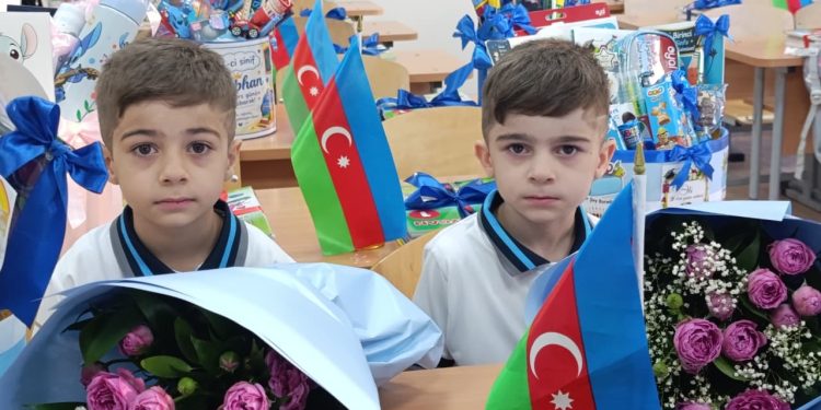 Xankəndidə məktəb həyatı ilə tanış olan əkiz qardaşlar – REPORTAJ