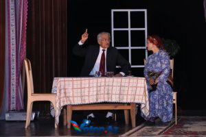 2024b8c6-b224-4a3d-b4f1-fbb6d92fccf2-300x200 Lənkəran Dövlət Dram Teatrında “Çinarənin elçiləri” tamaşasının premyerası keçirilib