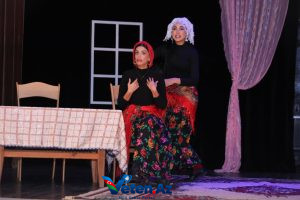 7c367be0-612a-4145-9fce-5f64cc0fa714-300x200 Lənkəran Dövlət Dram Teatrında “Çinarənin elçiləri” tamaşasının premyerası keçirilib