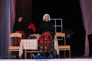 cd27f7cd-6a31-4b7b-a5c8-592e66146f23-300x200 Lənkəran Dövlət Dram Teatrında “Çinarənin elçiləri” tamaşasının premyerası keçirilib