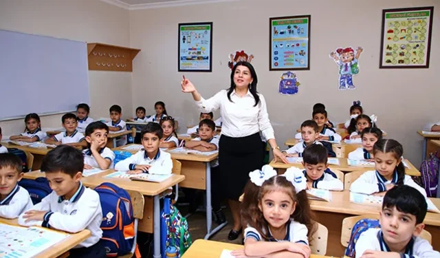 Şagirdin dərsdən 7 gündən çox yayınmasına görə valideyn 100 manat cərimələnəcək