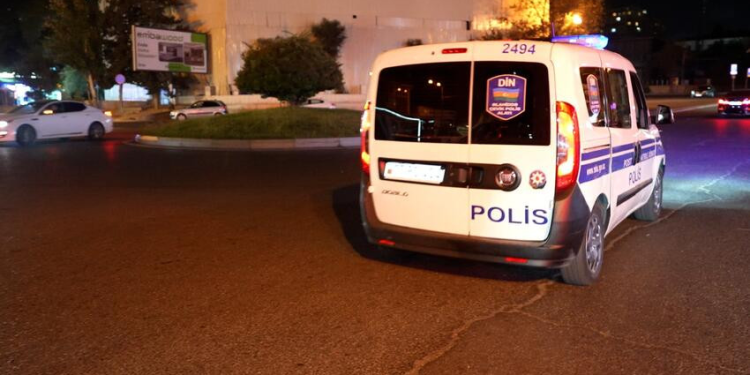 Boşanmaq üçün məhkəməyə müraciət edən qadın bacısının evində qətlə yetirilib…