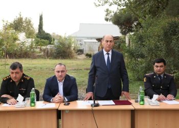 Bərdə Rayon İcra Hakimiyyətinin başçısı Yeni Daşkənd kəndində sakinlərlə görüşüb