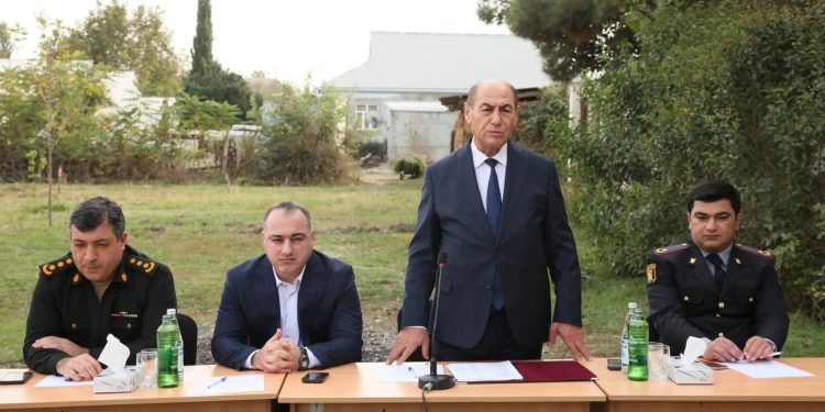 Bərdə Rayon İcra Hakimiyyətinin başçısı Yeni Daşkənd kəndində sakinlərlə görüşüb
