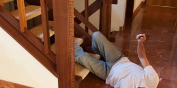 Bakıda iki yaşlı uşaq pilləkəndən yıxılaraq ölüb