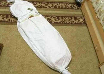 Ucarda 59 yaşlı qadın evində ölü tapıldı