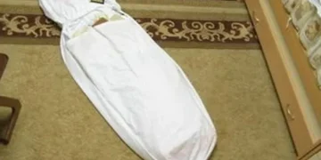 Ucarda 59 yaşlı qadın evində ölü tapıldı