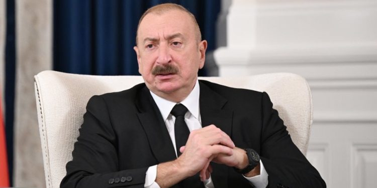 İlham Əliyev: “Heç kim bizə əl uzatmayıb, silahları da öz pulumuzla almışıq”
